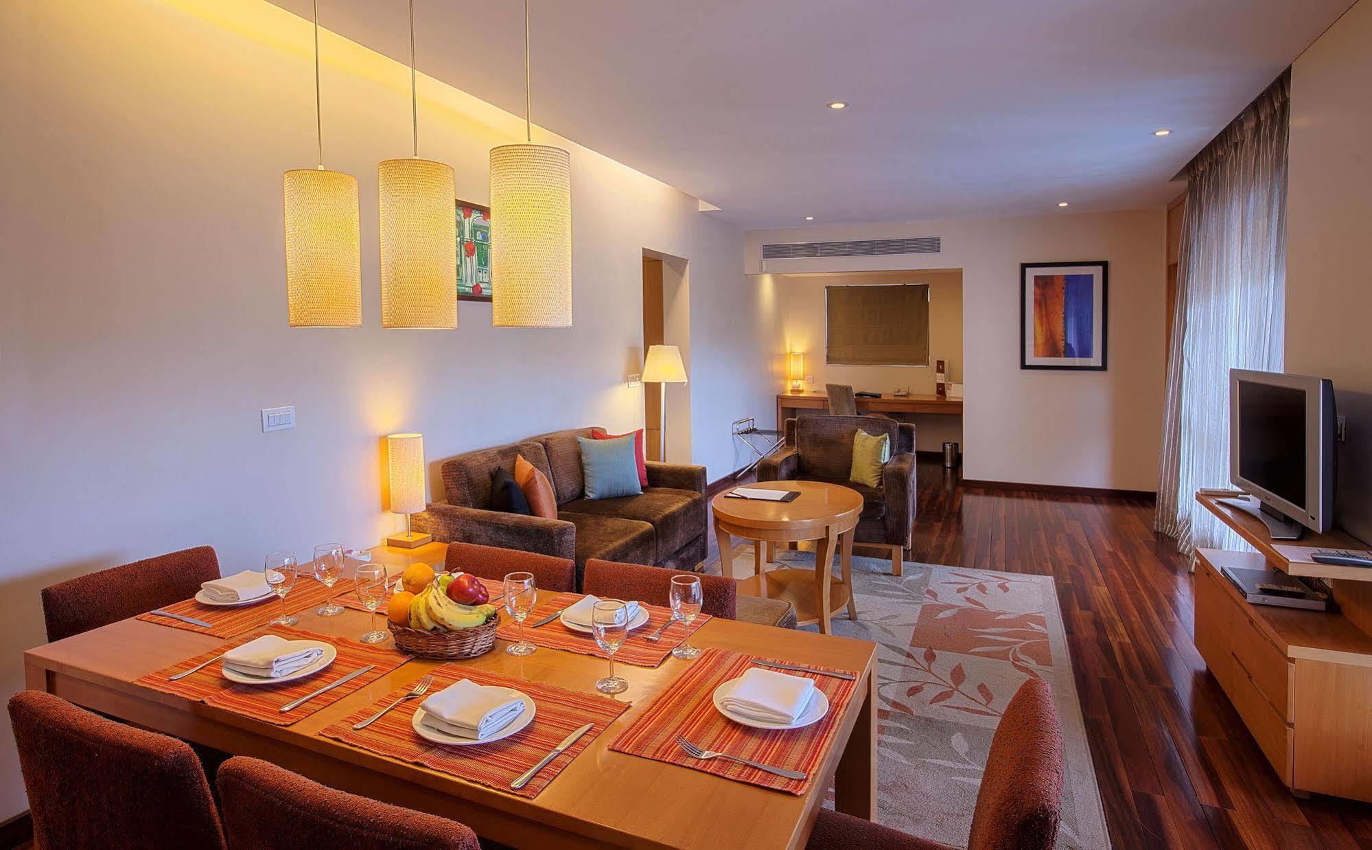 Oakwood Residence Naylor Road Pune Dış mekan fotoğraf